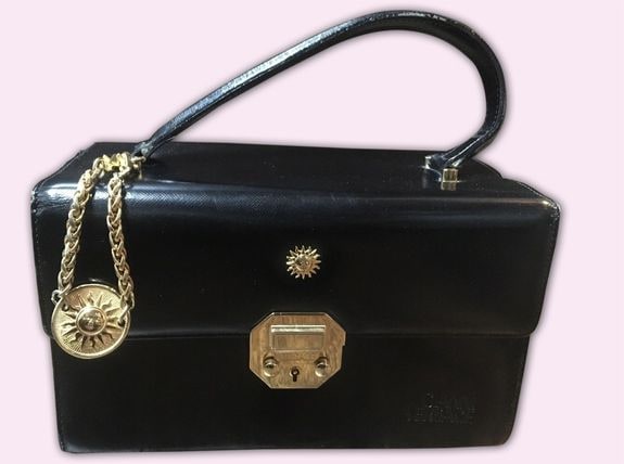 Italian Leather Gianni Versace Medusa Head 90's Black Leather Shoulder Bag  Purse Made in Italy - Etsy